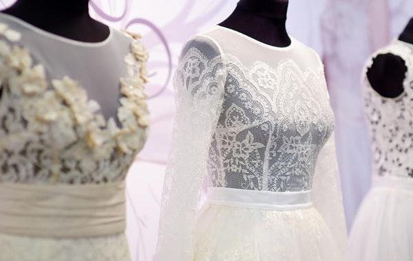 Materialien für das Brautkleid finden