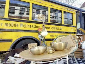 SOUL BUS – Entspannung im ehemaligen School-Bus für JGA & Hochzeit