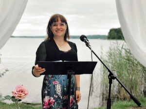 Lisa Hintzke – Freie Rednerin und Sängerin – Lebensreden & Gesang