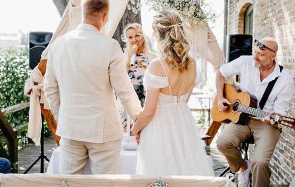 Traurednerin und Hochzeitssängerin Ricarda Ulm