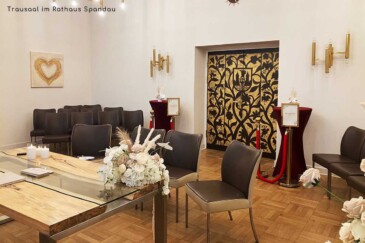 Standesamt Berlin Spandau - Zusätzlich zum Eheschließungssaal im Standesamt Spandau werden Trauungen im Fürstenzimmer der Zitadelle am Juliusturm ange­boten.