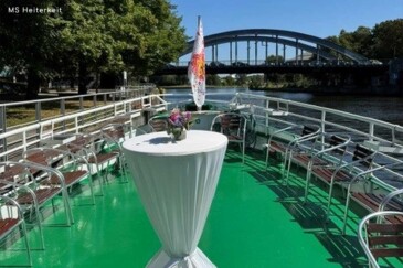 Standesamt Berlin Spandau - Zusätzlich zum Eheschließungssaal im Standesamt Spandau werden Trauungen im Fürstenzimmer der Zitadelle am Juliusturm ange­boten.